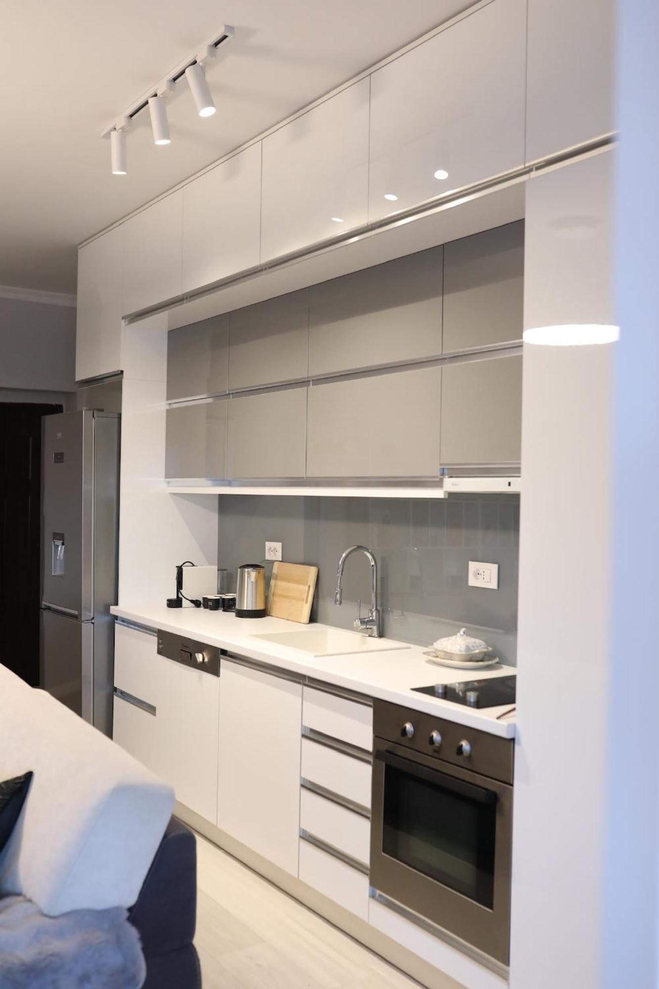 Apartment Gallery - Center View