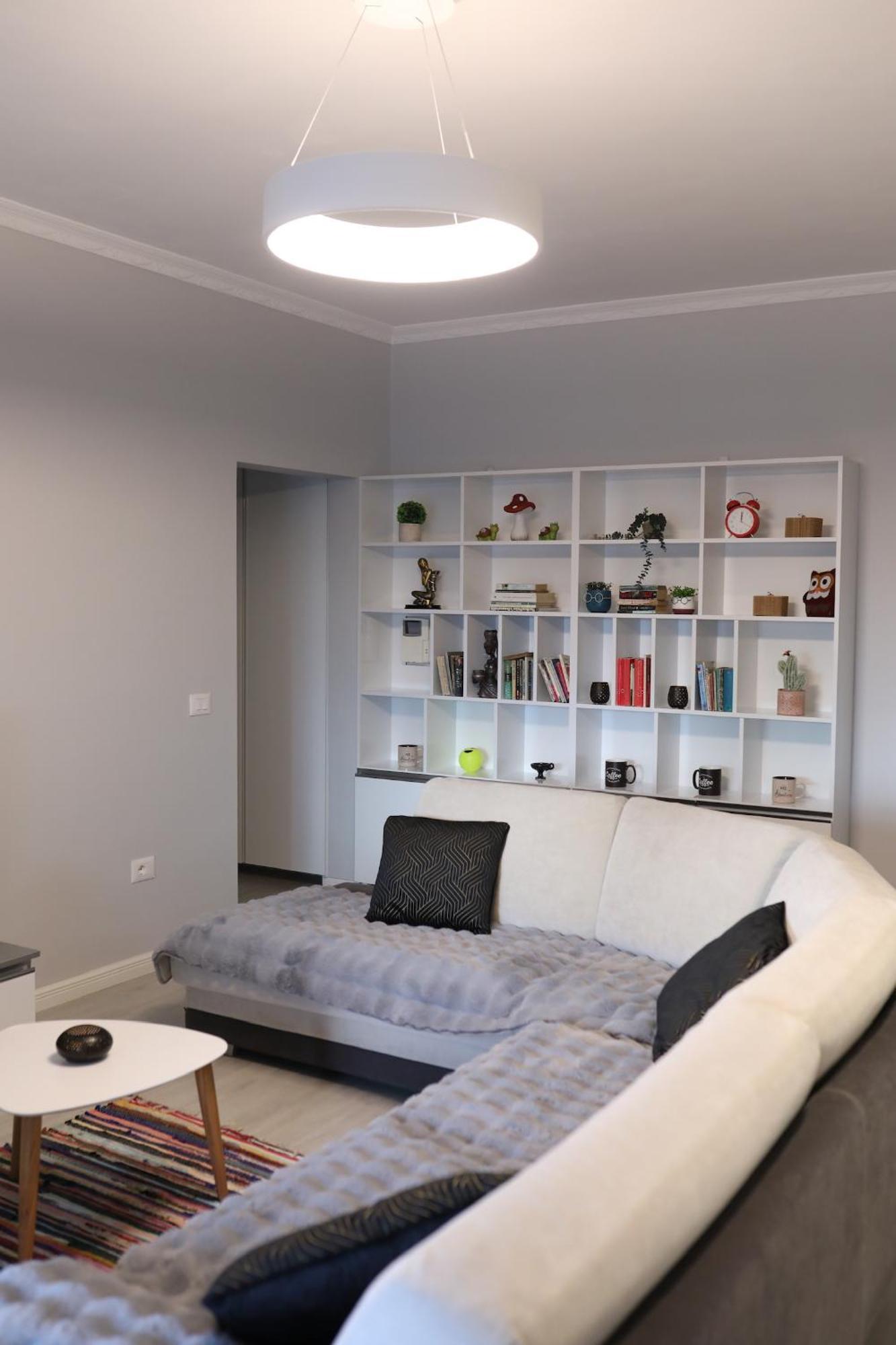 Apartment Gallery - Center View